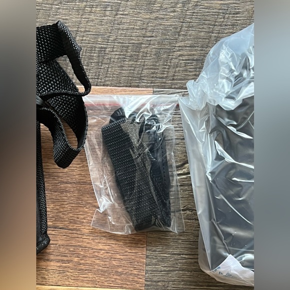 10x42 Compact HD Binoculars Lightweight Carry Case Strap Cleaning Cloth - Picture 12 of 15